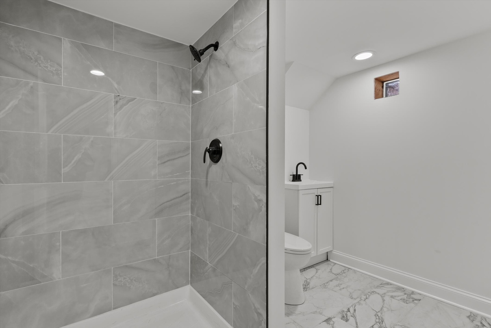 3735 169th Street Country Club Hills, IL 60478 - Photo 14 of 17 a bathroom with a shower a toilet and sink