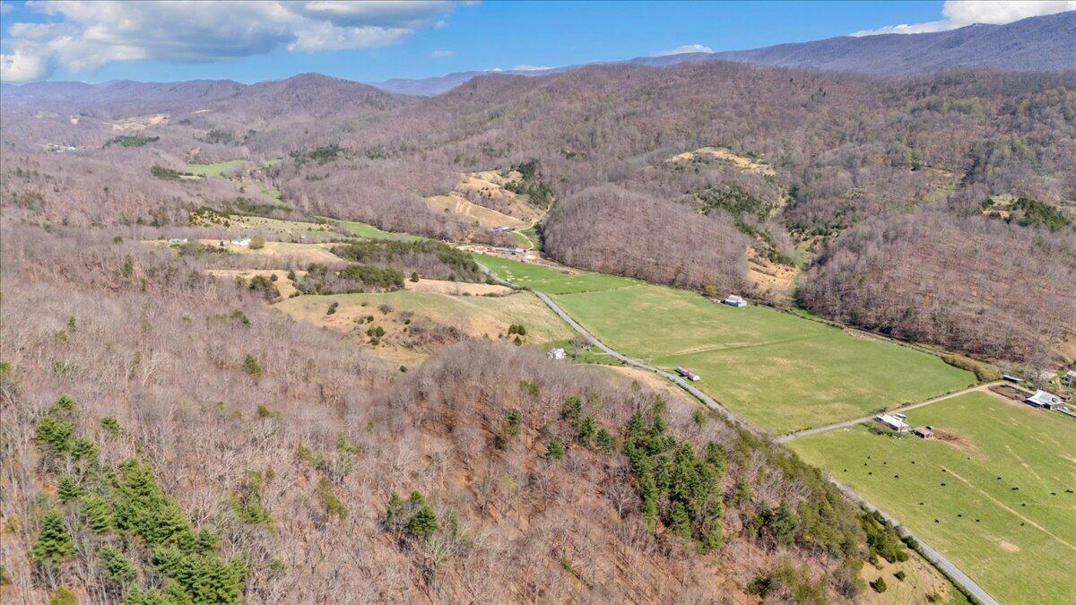 1054 Willow Bend Road Lindside, WV 24951 - Photo 26 of 68 1054 Willow Bend Rd Tour