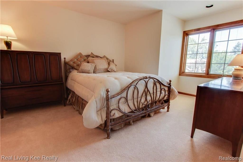650 Snowmass Drive Rochester Hills, MI 48309 - Photo 25 of 46