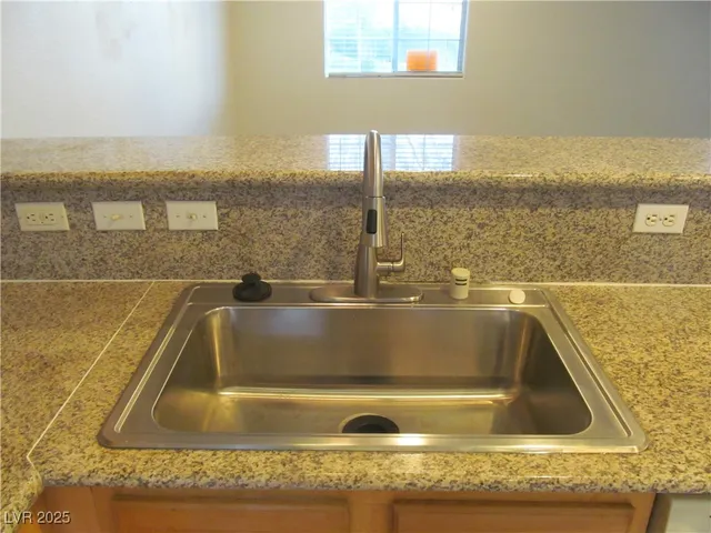 $1,750 | 9775 West Sage Grove Court, Las Vegas, NV 89148