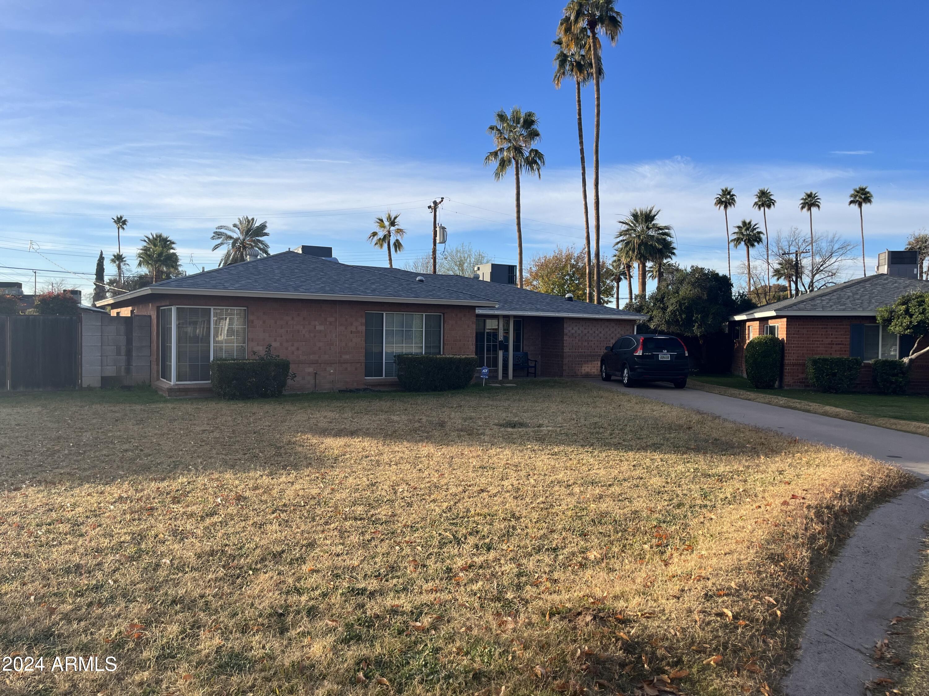 1135 East Lamar Road Phoenix, AZ 85014 - Photo 1 of 11 IMG_9202