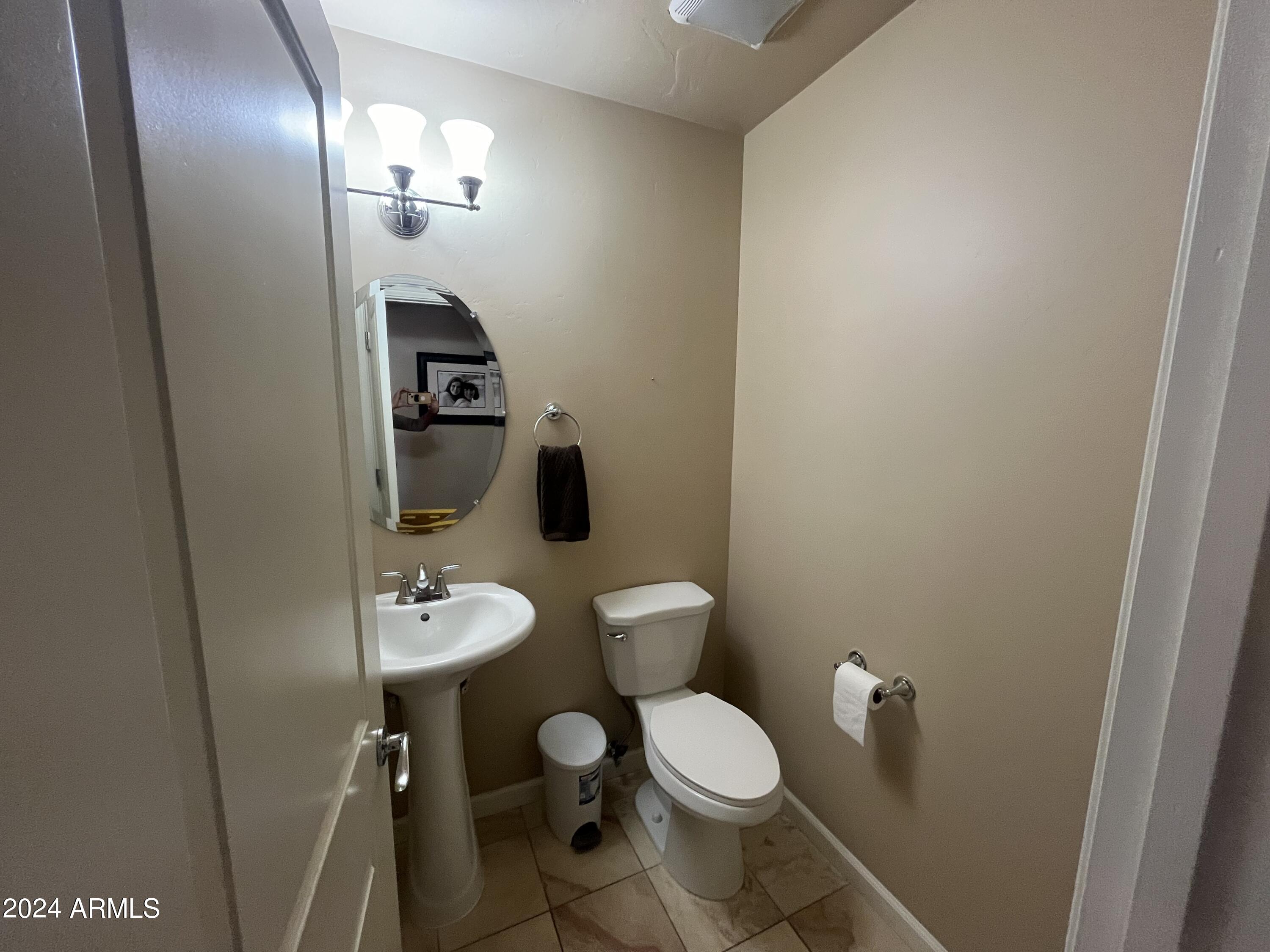 1135 East Lamar Road Phoenix, AZ 85014 - Photo 7 of 11 IMG_9237