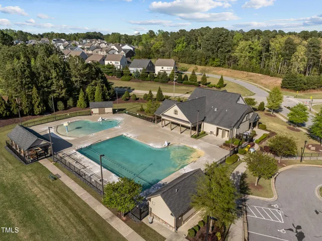 $979,000 | 1840 Flint Valley Lane, Apex, NC 27502