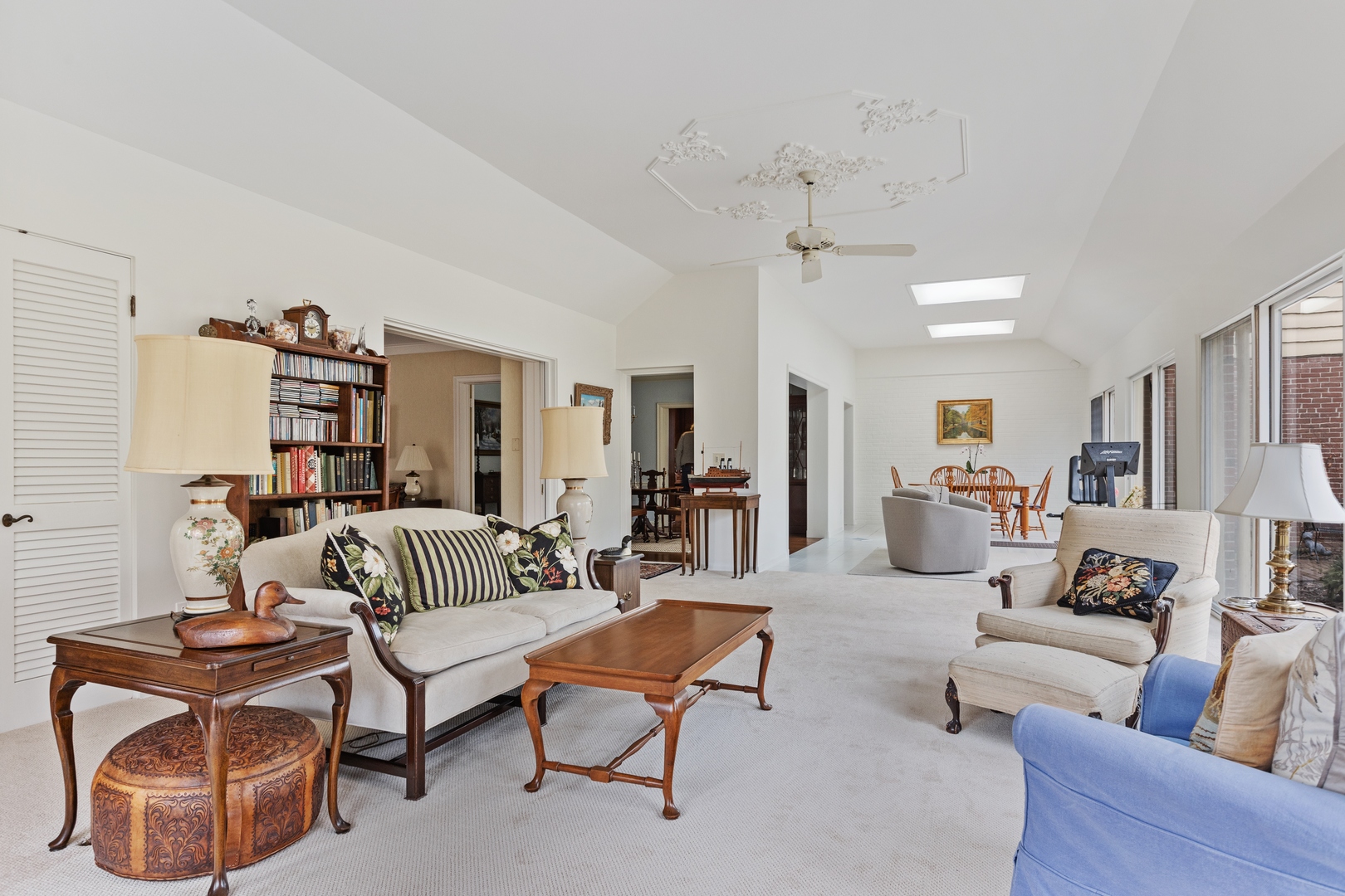 111 Apple Tree Road Winnetka, IL 60093 - Photo 12 of 34