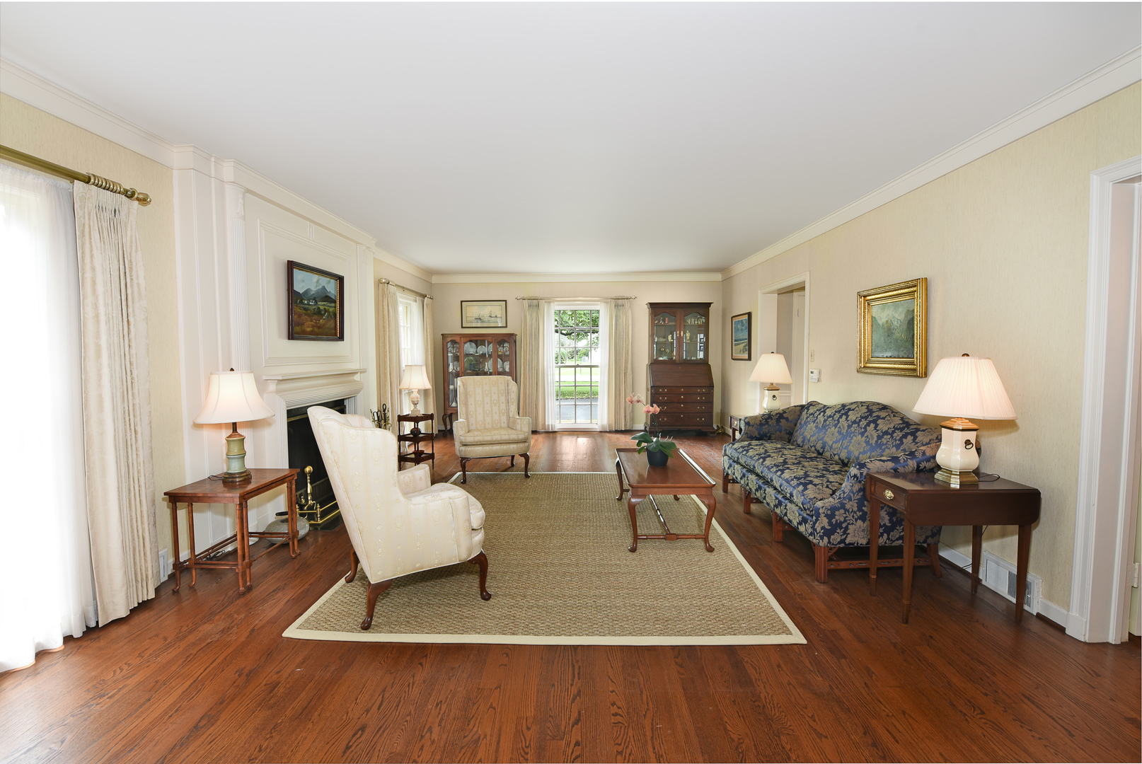111 Apple Tree Road Winnetka, IL 60093 - Photo 4 of 34