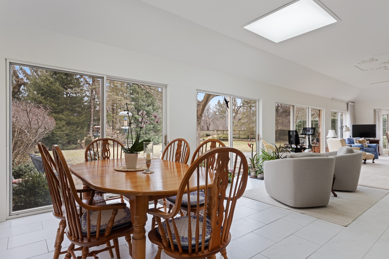 111 Apple Tree Road Winnetka, IL 60093 - Photo 8 of 34
