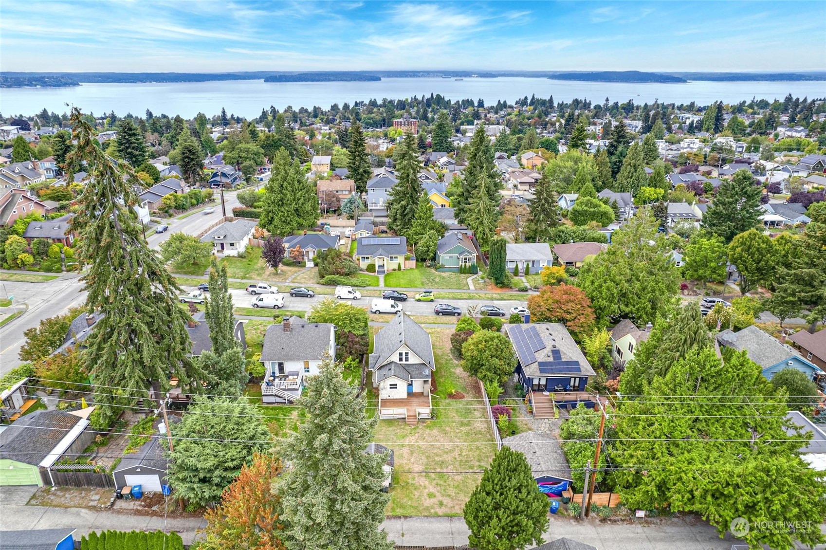 6344 37th Avenue Southwest Seattle, WA 98126 - Photo 19 of 20 a view of a city