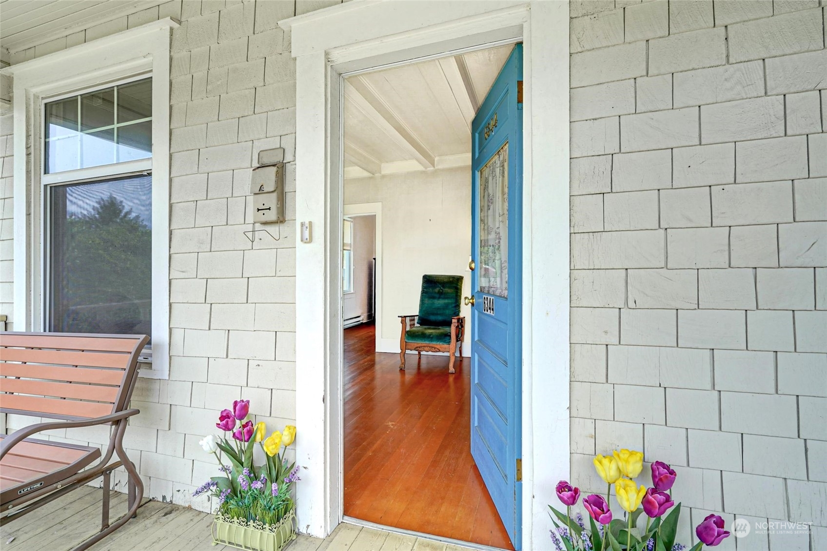 6344 37th Avenue Southwest Seattle, WA 98126 - Photo 3 of 20 view of entryway