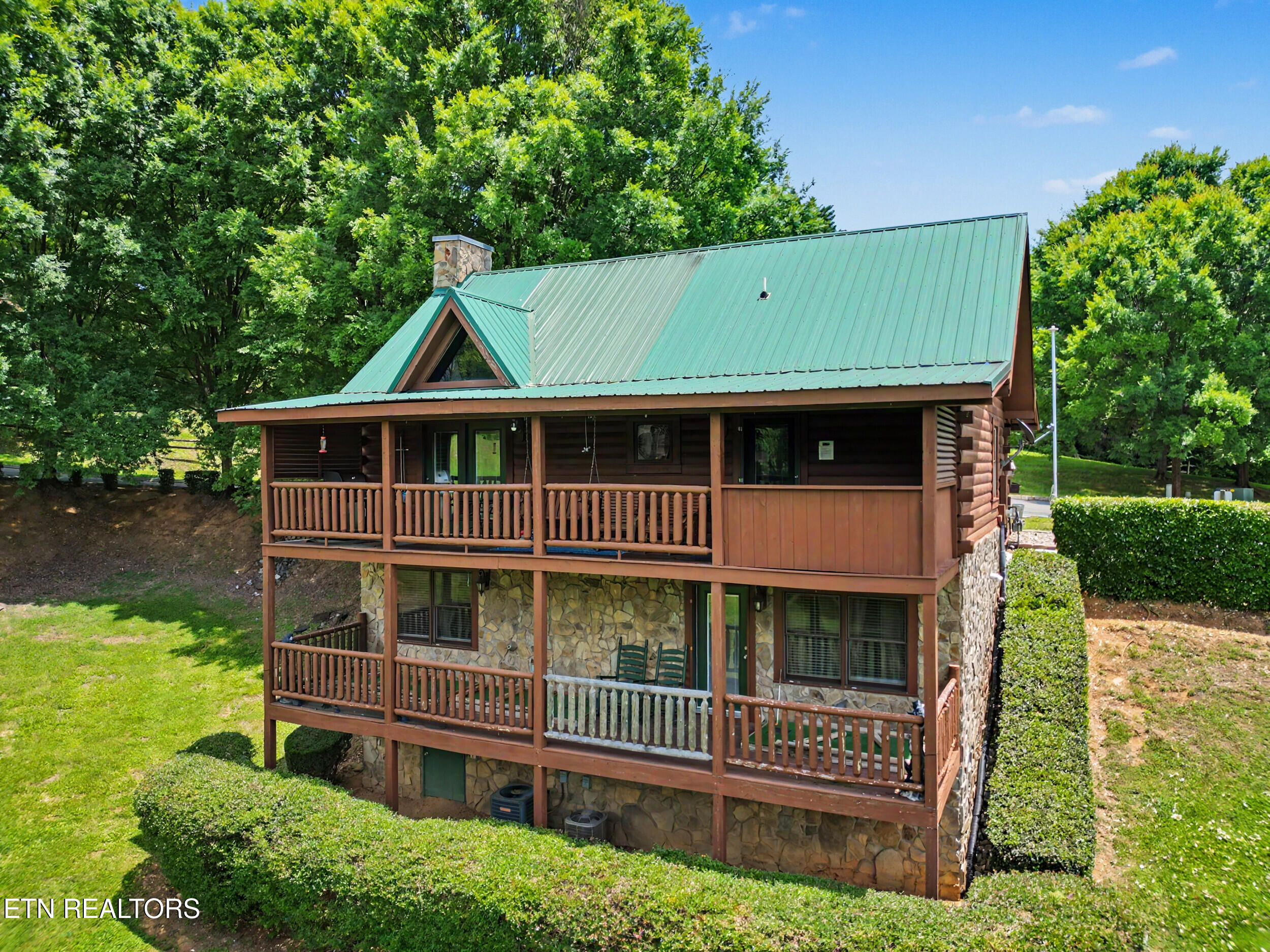 1629 Little Cabin Loop Pigeon Forge, TN 37862 - Photo 43 of 59 42_dji_0014