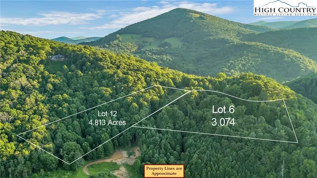 a view of a tennis court