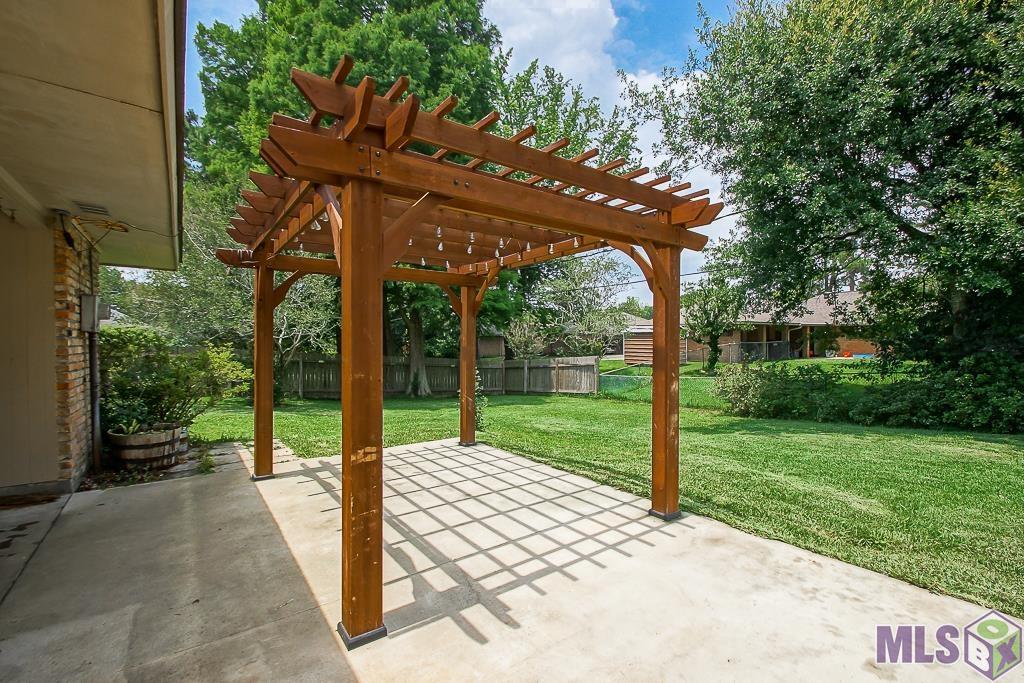 5281 Timber Cove Street Baton Rouge, LA 70808 - Photo 17 of 19 backyard