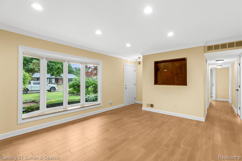 24012 Glen Ridge Court Novi, MI 48375 - Photo 8 of 27
