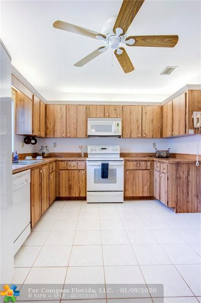 7824 Cloverfield Circle Boca Raton, FL 33433 - Photo 19 of 35 Gallery Image 19
