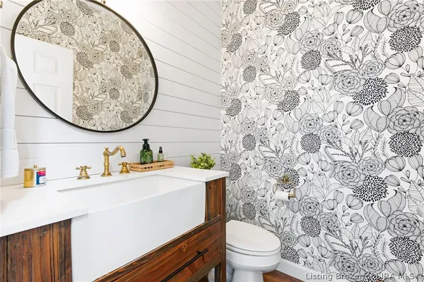 $599,000 | 8711 Banet Road, Floyds Knobs, IN 47119