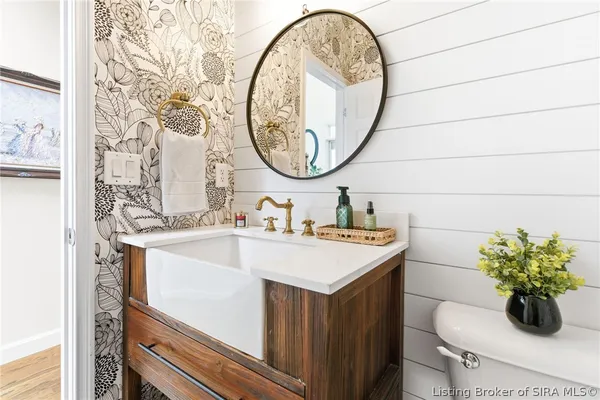 $599,000 | 8711 Banet Road, Floyds Knobs, IN 47119