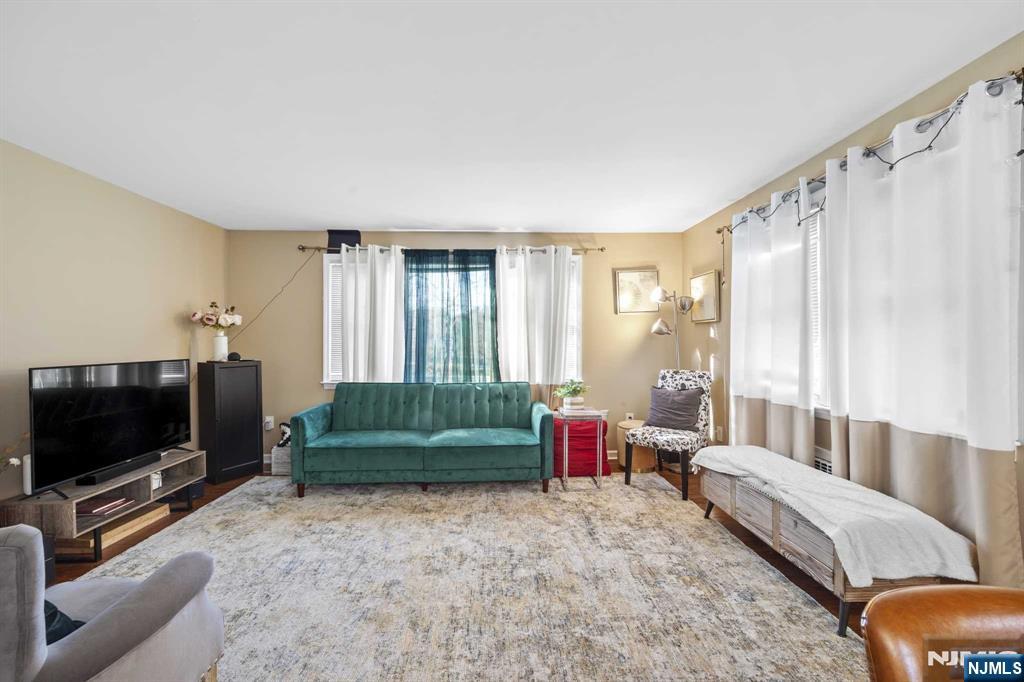 47 Morris Place, Unit 2 Bloomfield, NJ 07003 - Photo 3 of 15