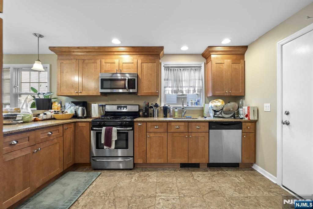 47 Morris Place, Unit 2 Bloomfield, NJ 07003 - Photo 7 of 15