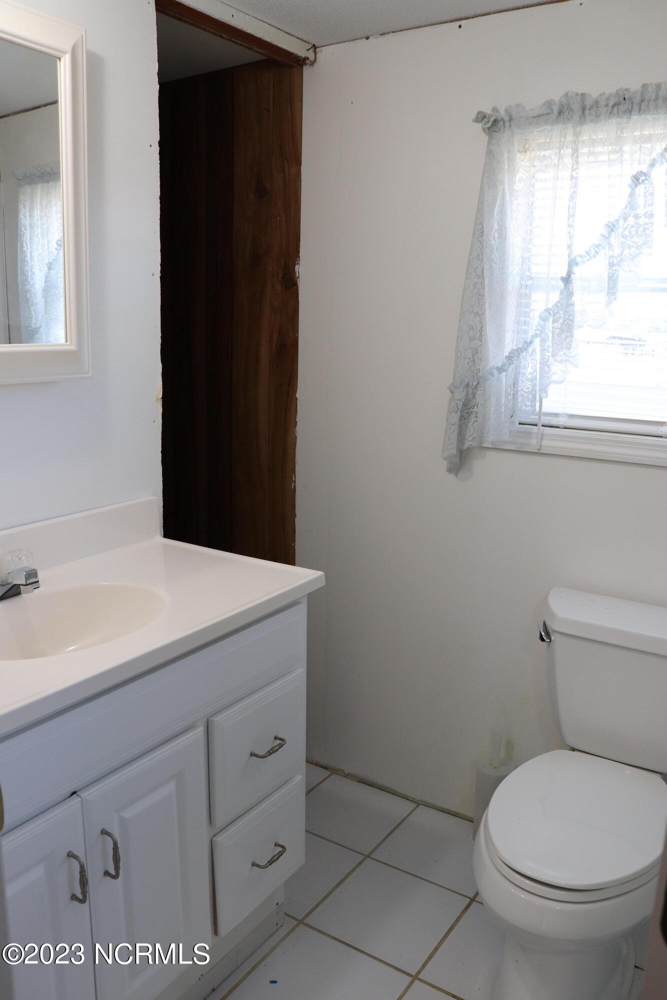 1324 Deep Bottom Road Wallace, NC 28466 - Photo 15 of 25 bath1