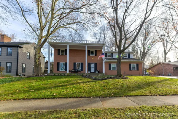 $699,990 | 2735 Barfield Drive Southeast, Grand Rapids, MI 49546