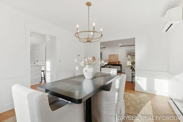 $699,990 | 2735 Barfield Drive Southeast, Grand Rapids, MI 49546