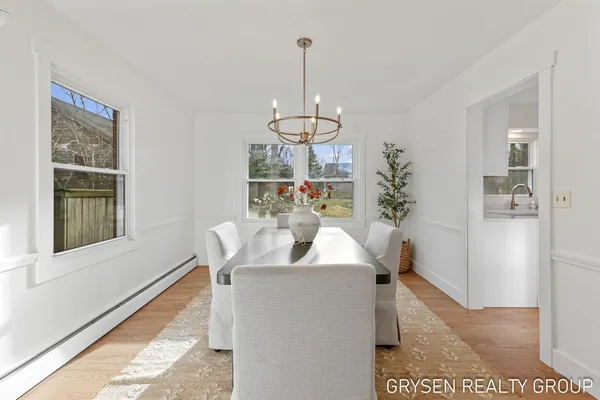$699,990 | 2735 Barfield Drive Southeast, Grand Rapids, MI 49546