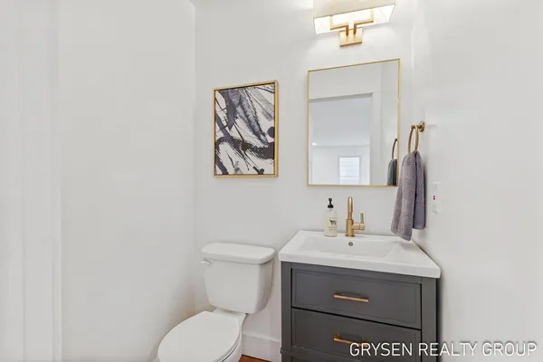 $699,990 | 2735 Barfield Drive Southeast, Grand Rapids, MI 49546