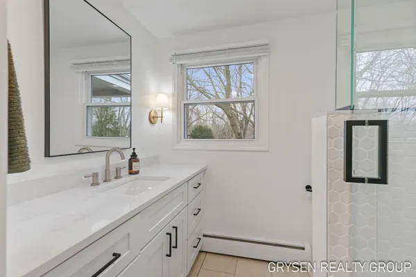 $699,990 | 2735 Barfield Drive Southeast, Grand Rapids, MI 49546