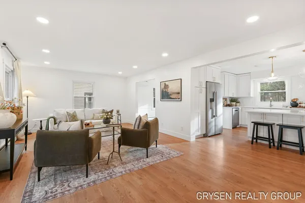 $699,990 | 2735 Barfield Drive Southeast, Grand Rapids, MI 49546