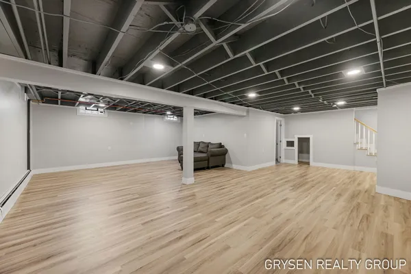 $699,990 | 2735 Barfield Drive Southeast, Grand Rapids, MI 49546