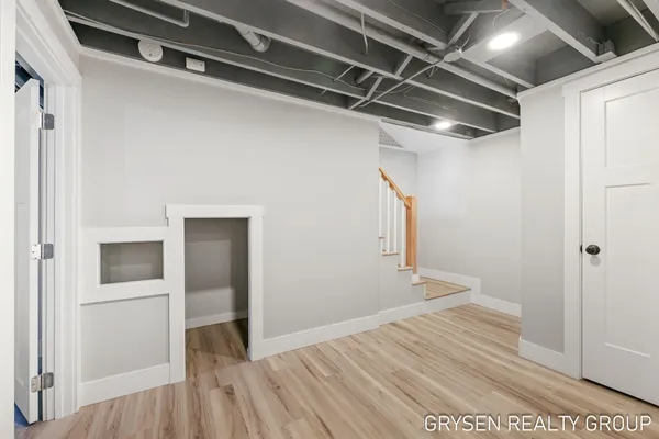 $699,990 | 2735 Barfield Drive Southeast, Grand Rapids, MI 49546