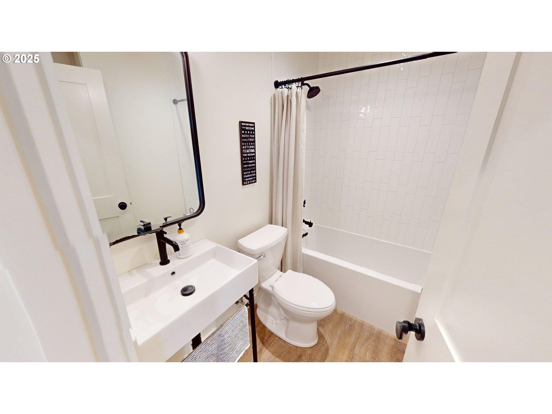 95789 Saunders Creek Road Gold Beach, OR 97444 - Photo 32 of 48 Bathroom