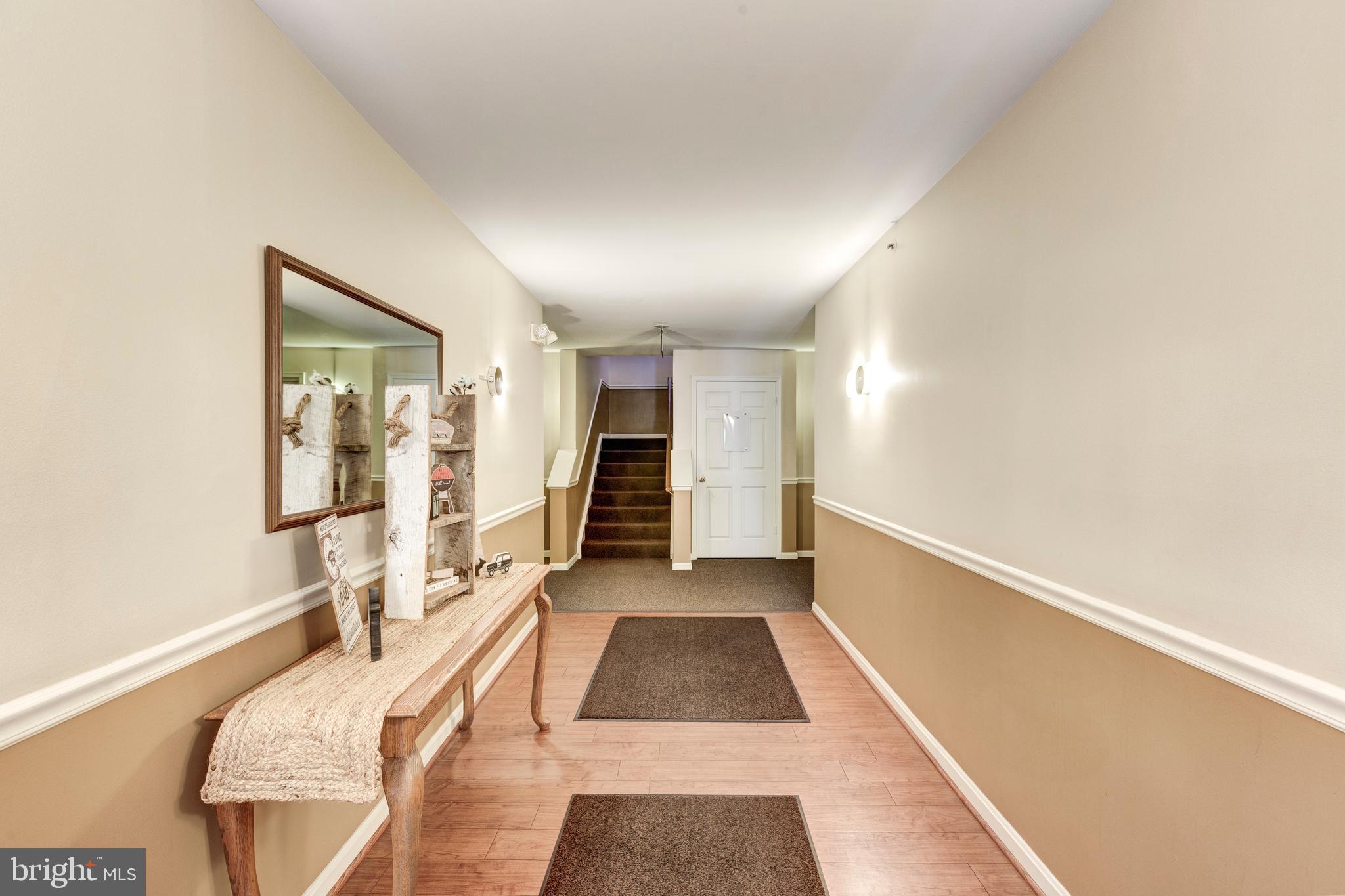 425 Pleasanton Road, Unit C34 Westminster, MD 21157 - Photo 4 of 31 Main hallway