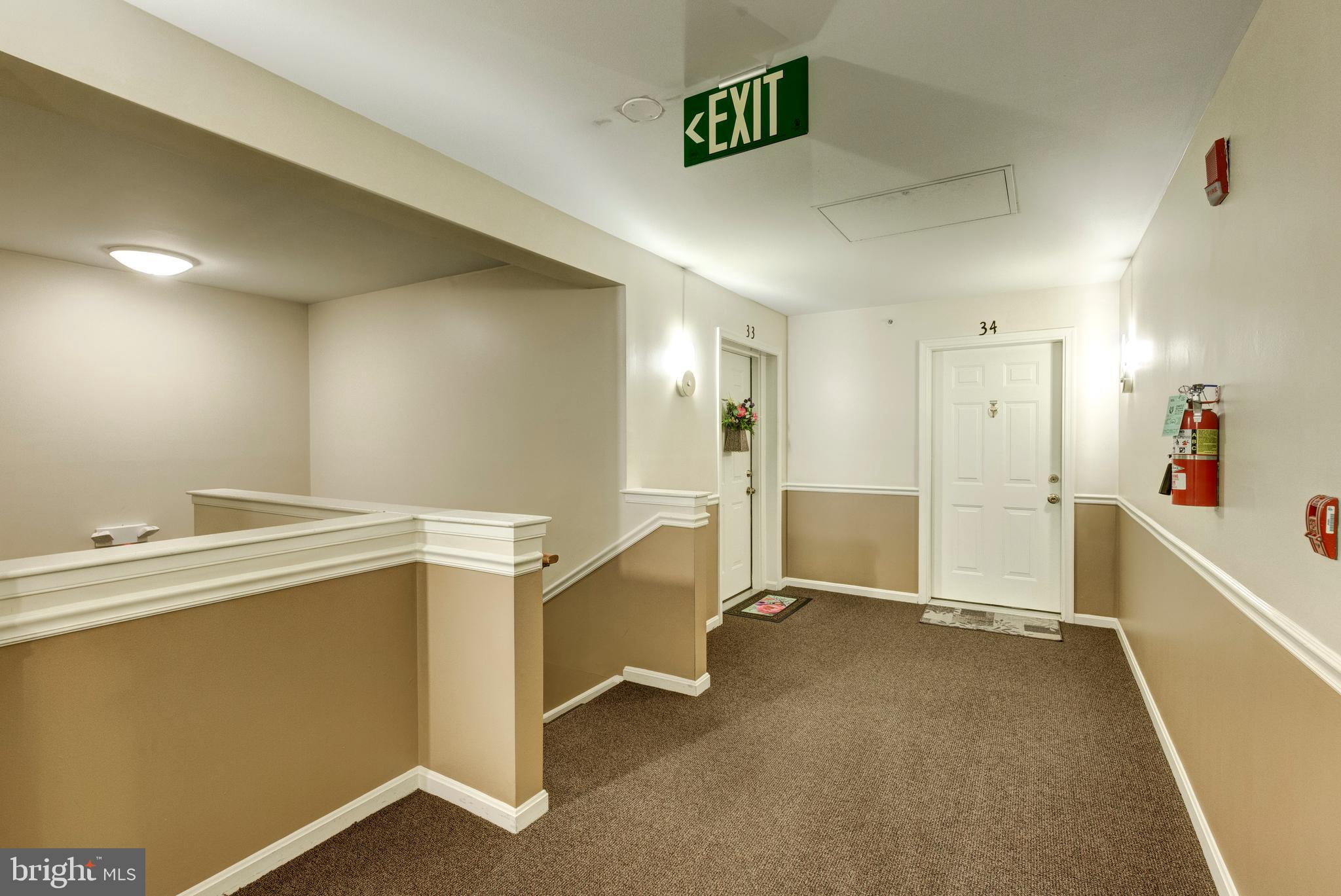 425 Pleasanton Road, Unit C34 Westminster, MD 21157 - Photo 6 of 31 Front Hallway 3rd Floor