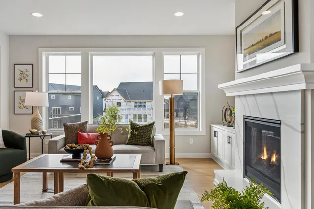 $934,750 | 5527 Scenic Loop Run, Victoria, MN 55318