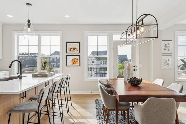 $934,750 | 5527 Scenic Loop Run, Victoria, MN 55318