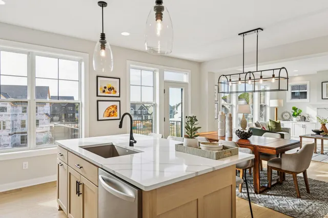 $934,750 | 5527 Scenic Loop Run, Victoria, MN 55318