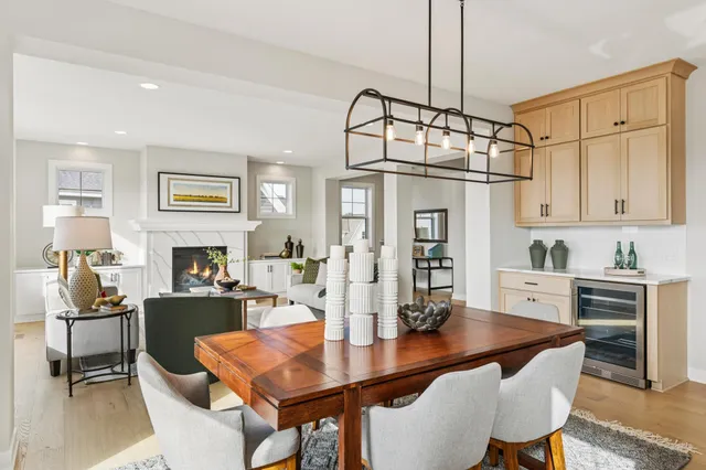 $934,750 | 5527 Scenic Loop Run, Victoria, MN 55318