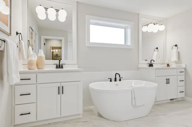 $934,750 | 5527 Scenic Loop Run, Victoria, MN 55318