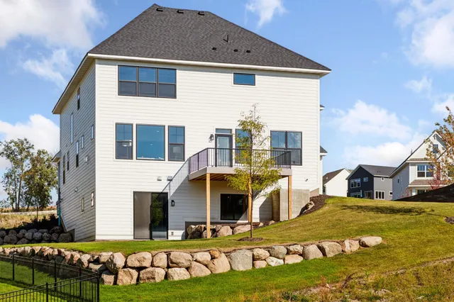 $934,750 | 5527 Scenic Loop Run, Victoria, MN 55318