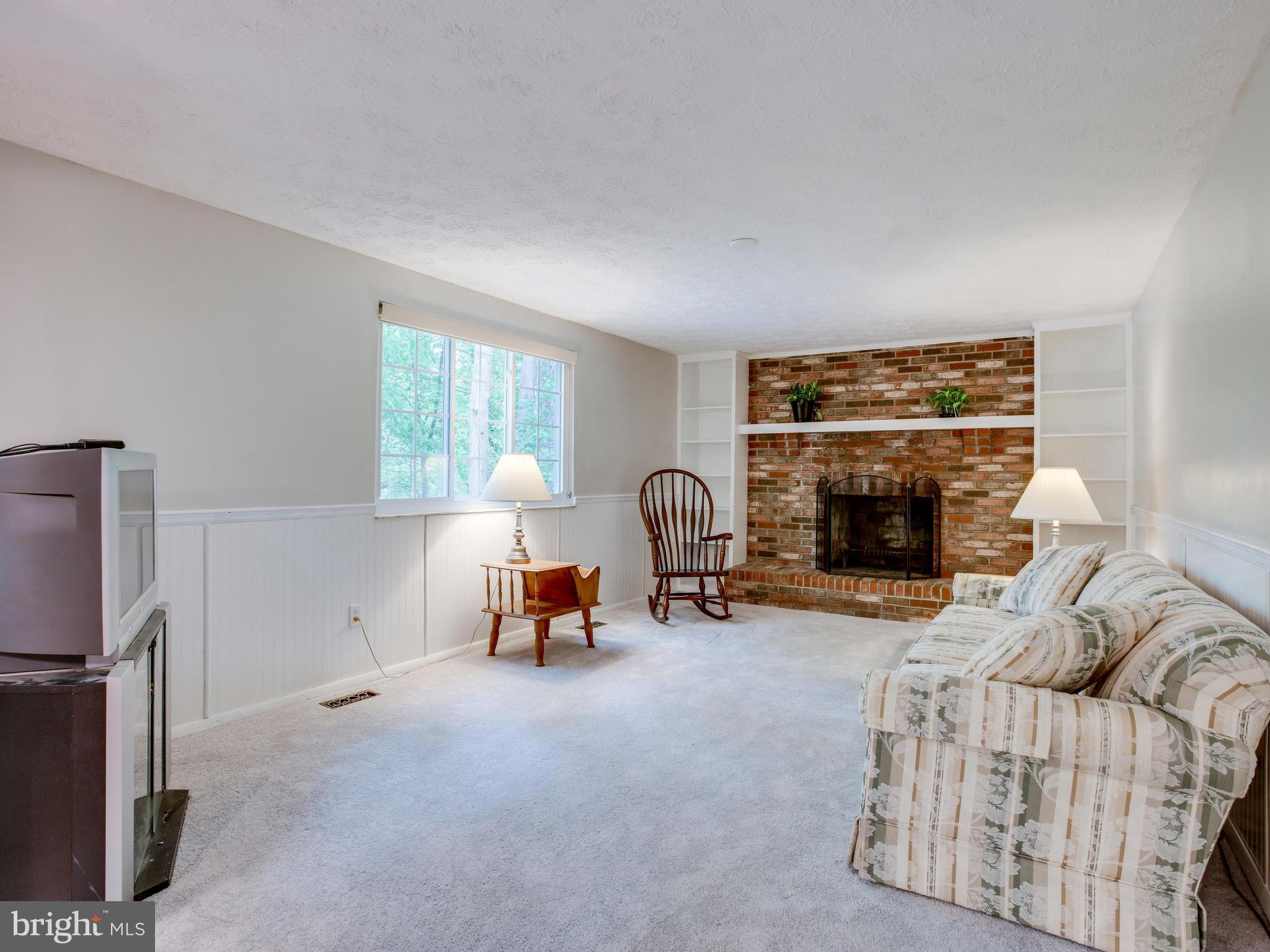 8355 Magic Leaf Road Springfield, VA 22153 - Photo 11 of 28 Family Room