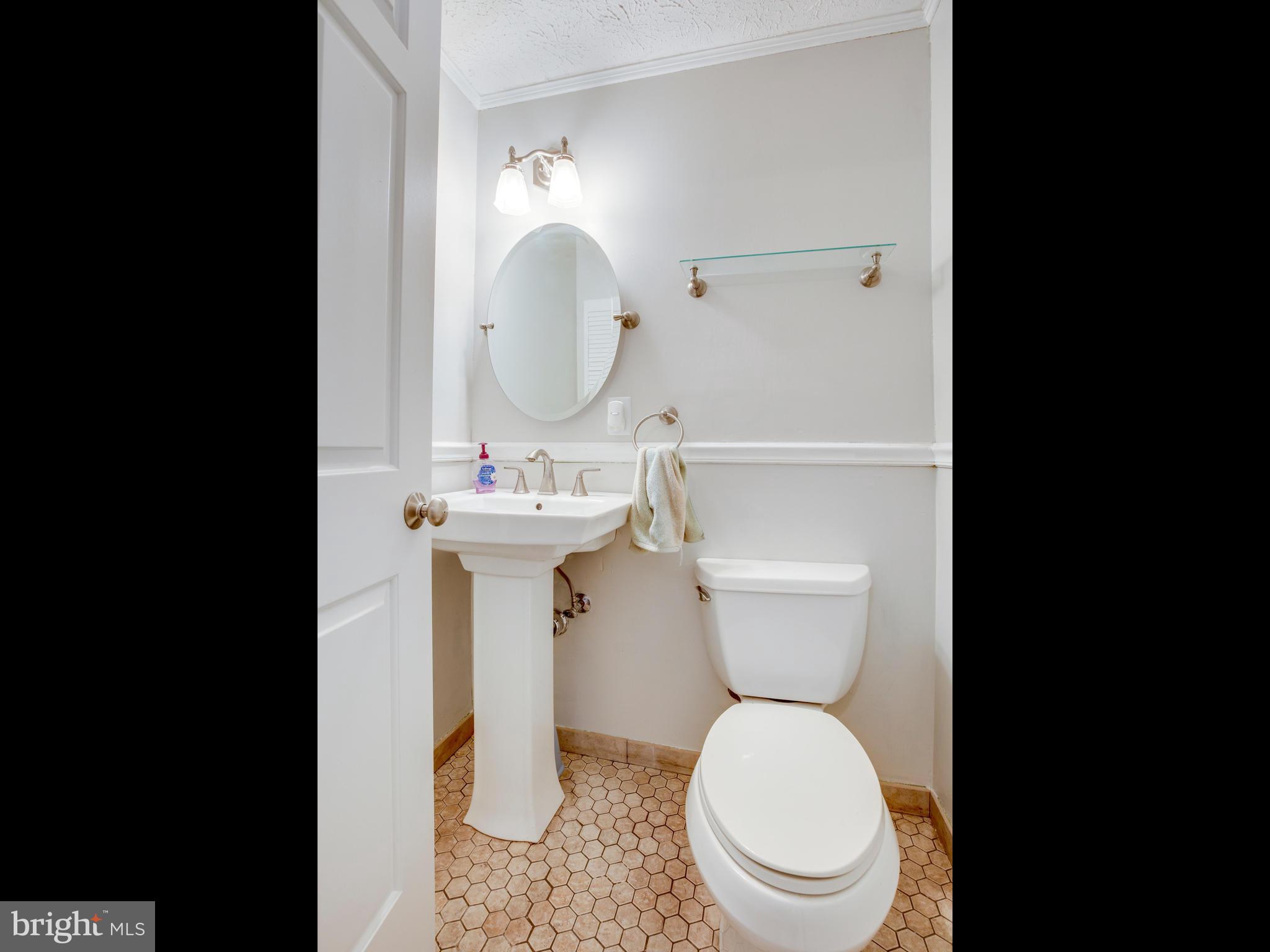 8355 Magic Leaf Road Springfield, VA 22153 - Photo 17 of 28 Bath