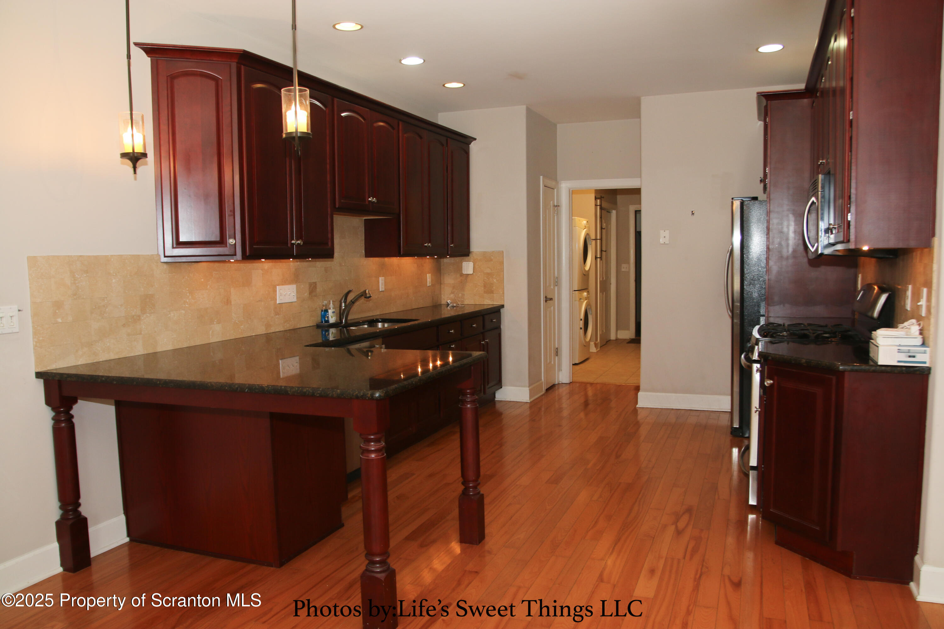 2201 Robinson Cl Moosic, PA 18507 - Photo 12 of 46 Kitchen