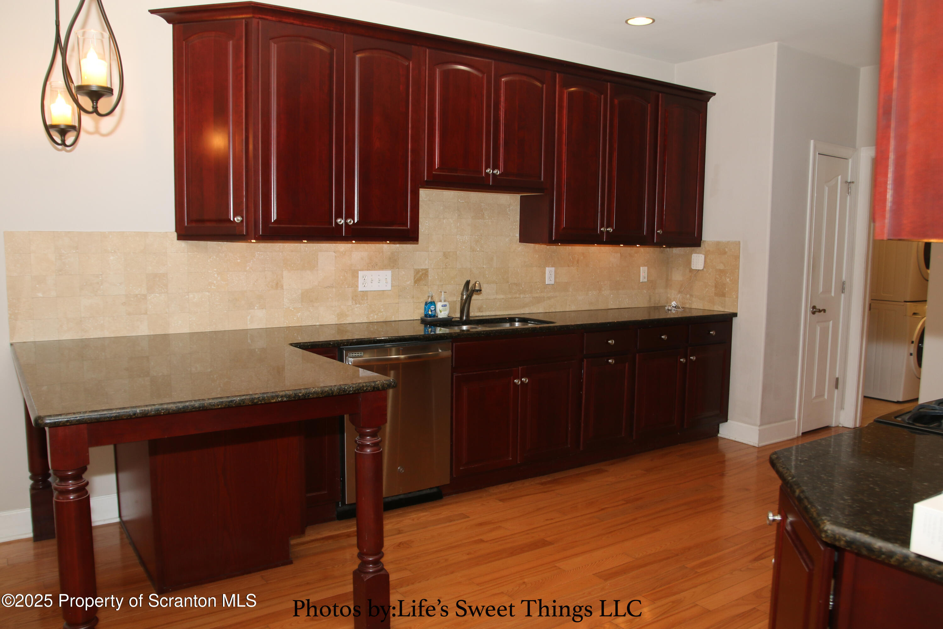 2201 Robinson Cl Moosic, PA 18507 - Photo 13 of 46 Eat in kitchen view