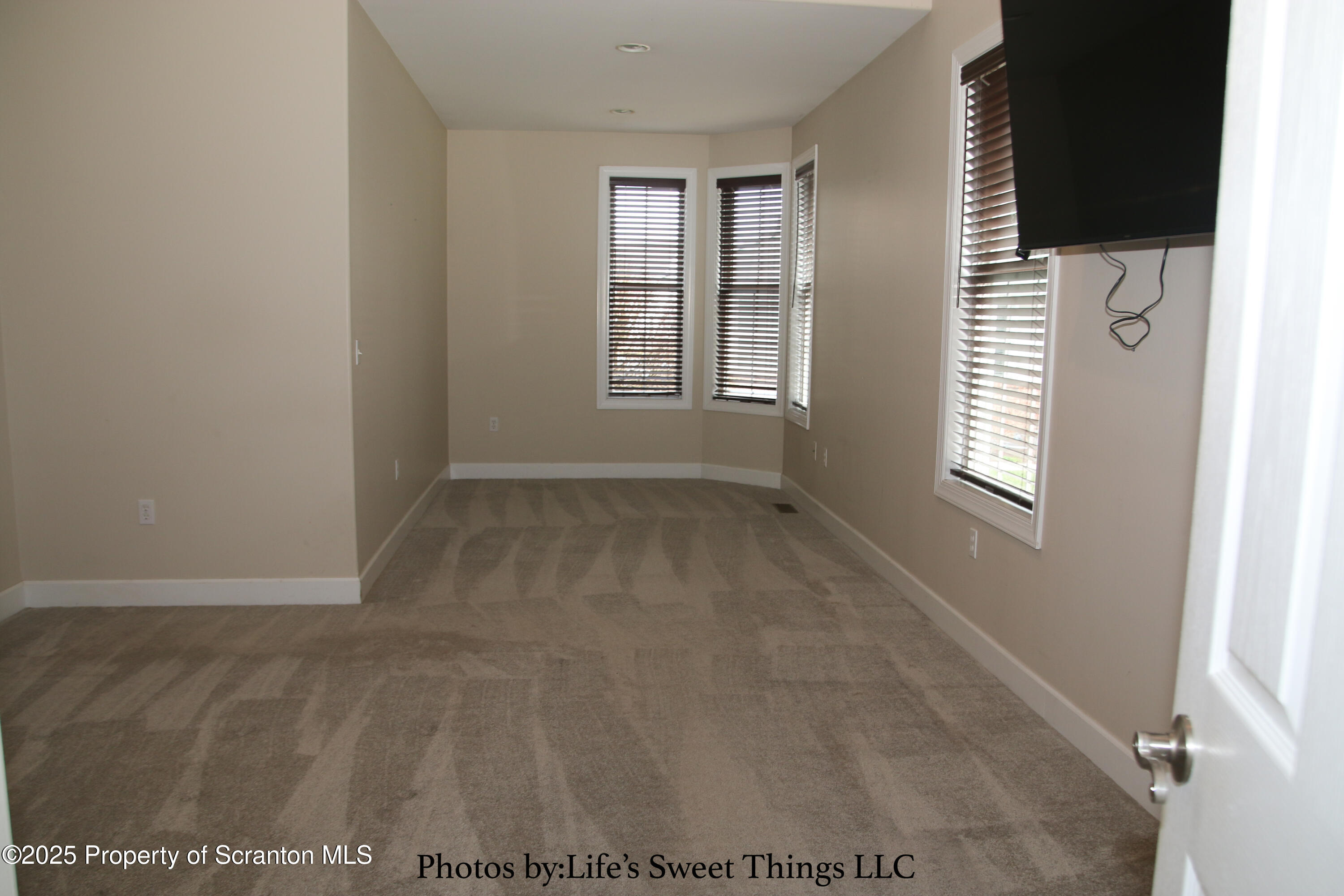 2201 Robinson Cl Moosic, PA 18507 - Photo 18 of 46 Primary bedroom view 2