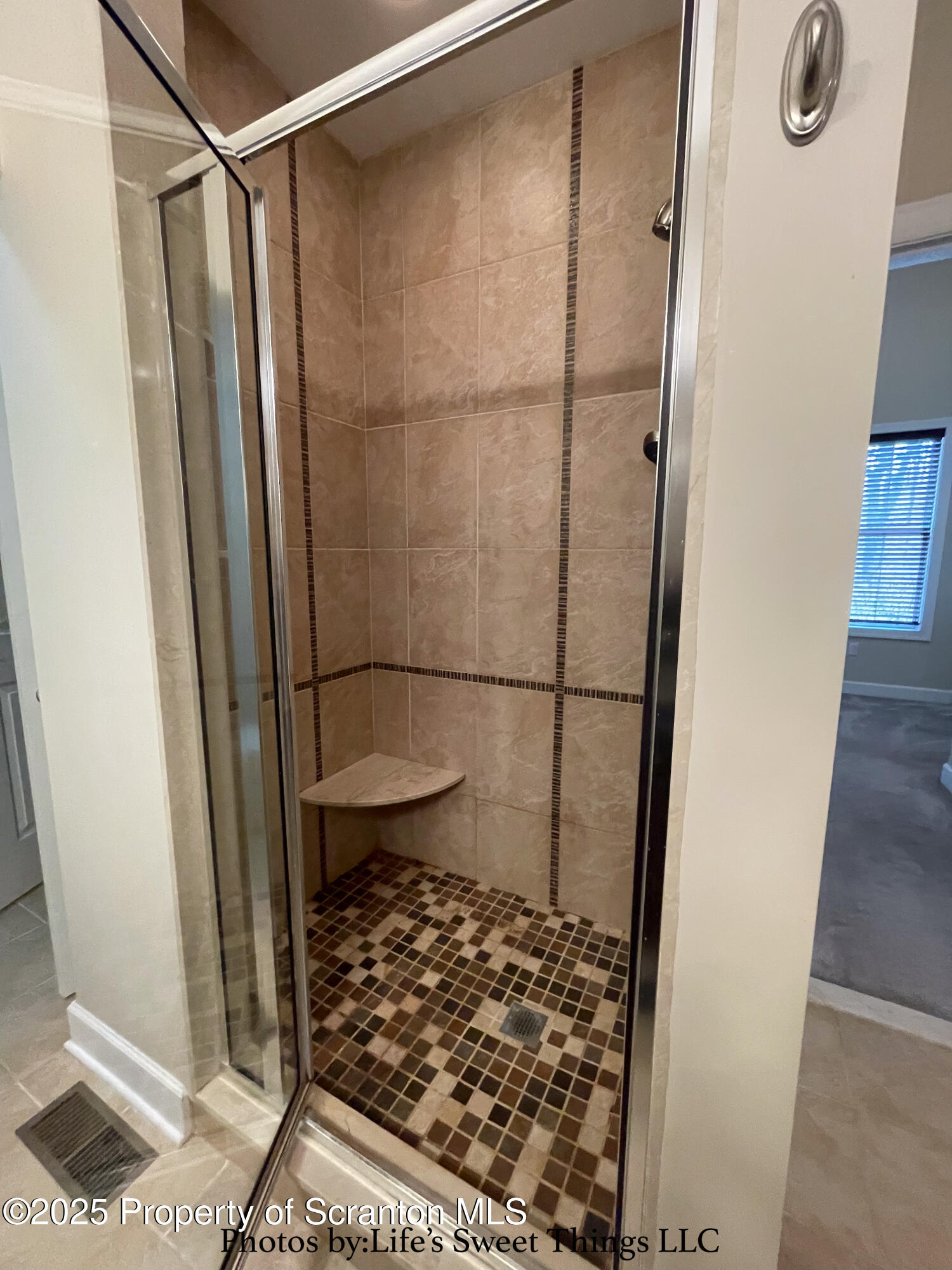 2201 Robinson Cl Moosic, PA 18507 - Photo 24 of 46 MBR shower