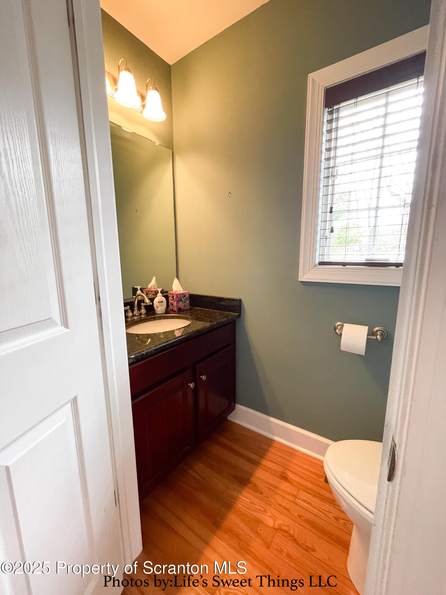 2201 Robinson Cl Moosic, PA 18507 - Photo 28 of 46 Powder Room