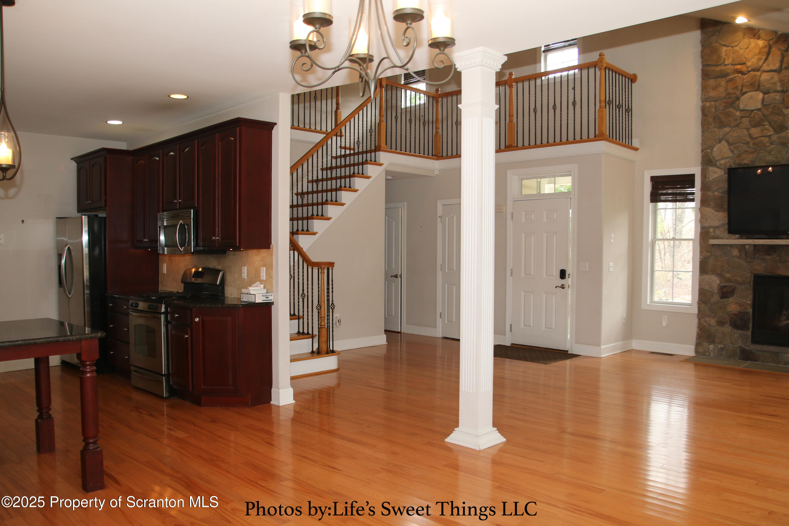 2201 Robinson Cl Moosic, PA 18507 - Photo 6 of 46 Overview of living space