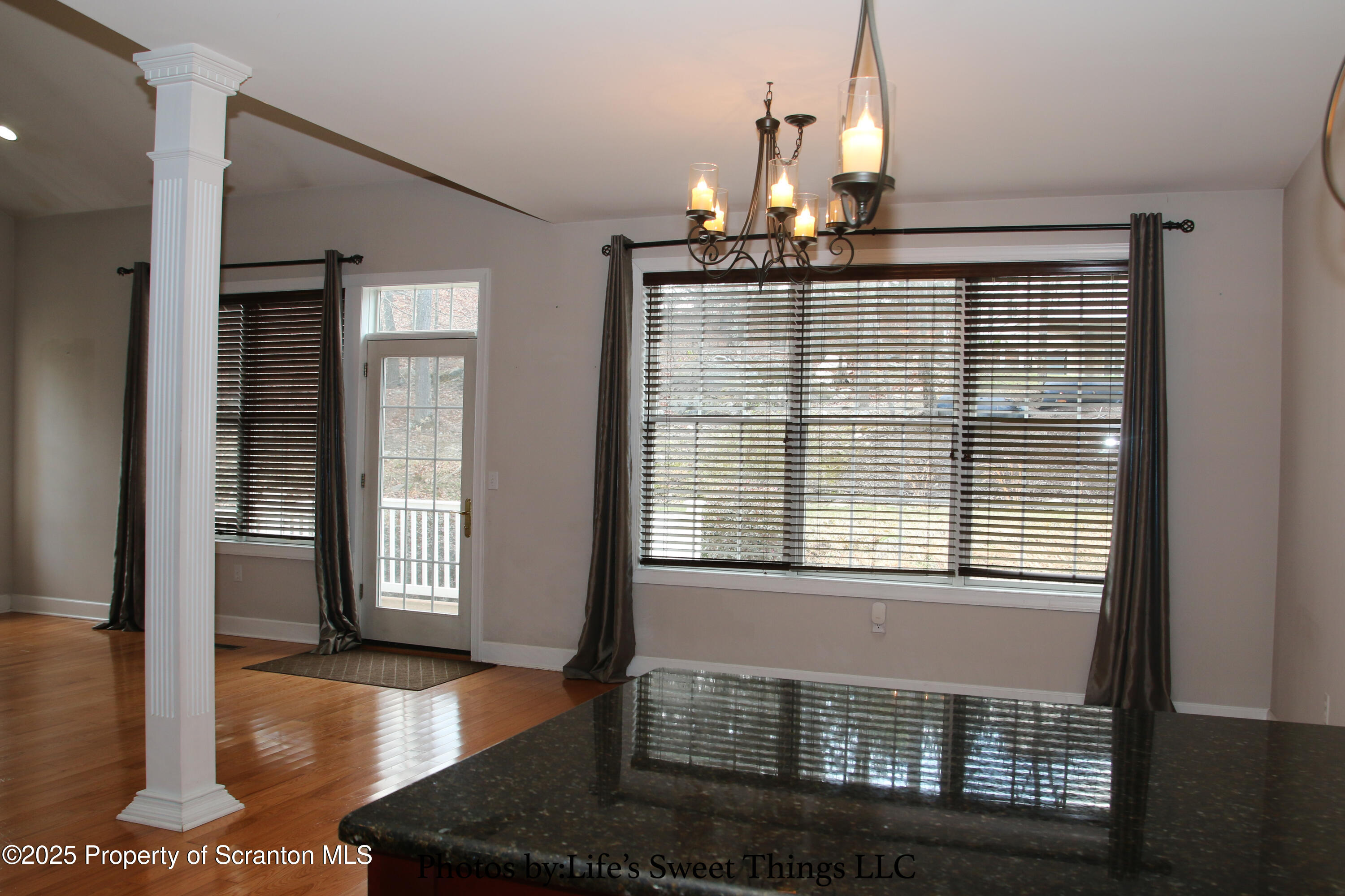 2201 Robinson Cl Moosic, PA 18507 - Photo 10 of 46 Dining area