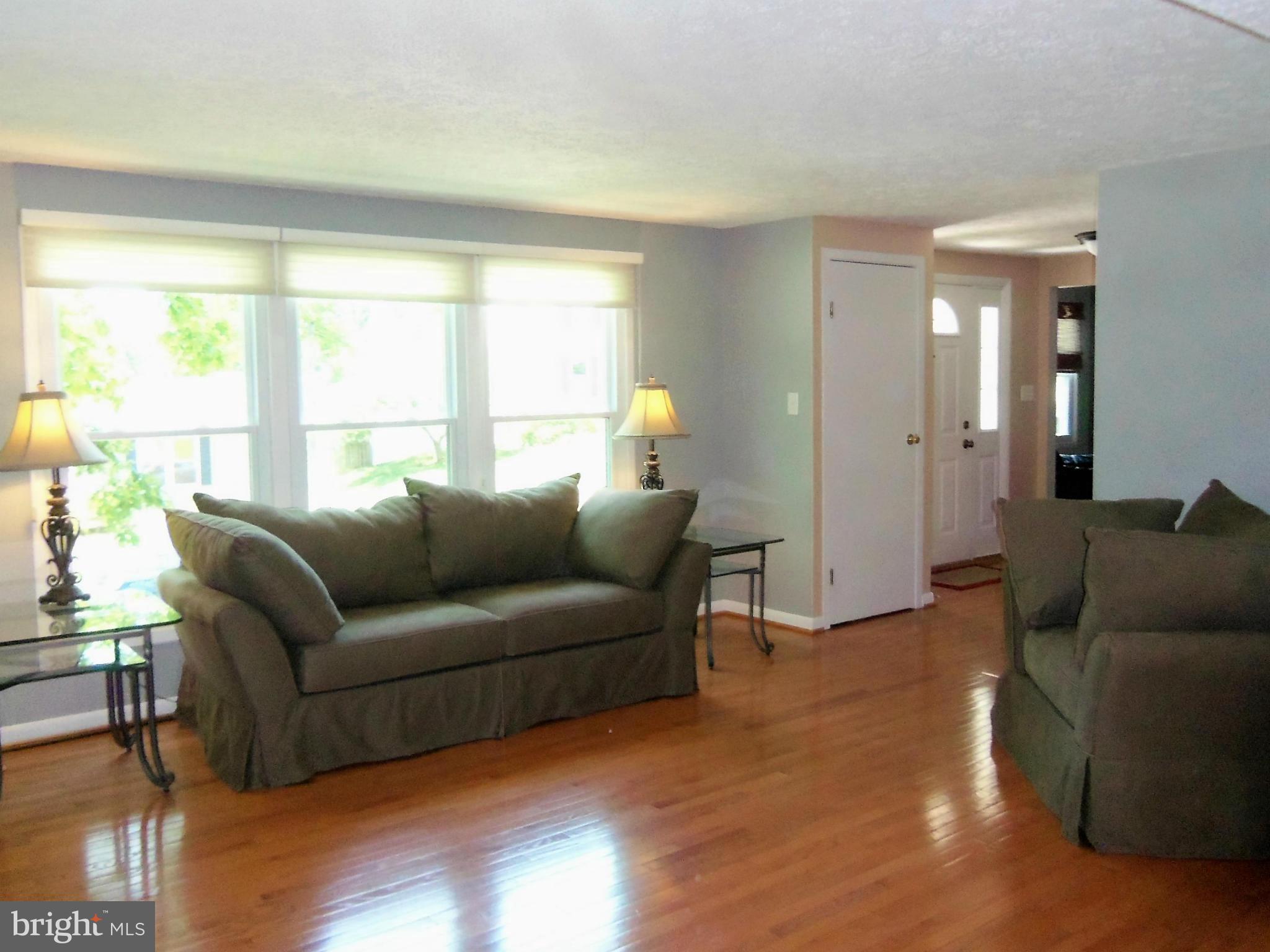 1 Roxburgh Court Nottingham, MD 21236 - Photo 3 of 30 Living Room
