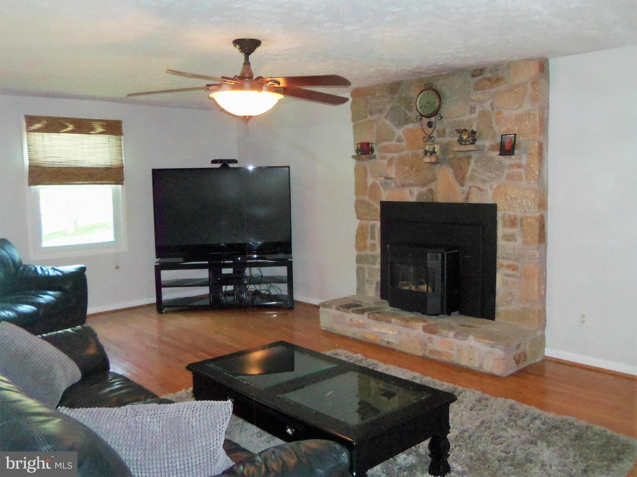 1 Roxburgh Court Nottingham, MD 21236 - Photo 7 of 30 Family Room